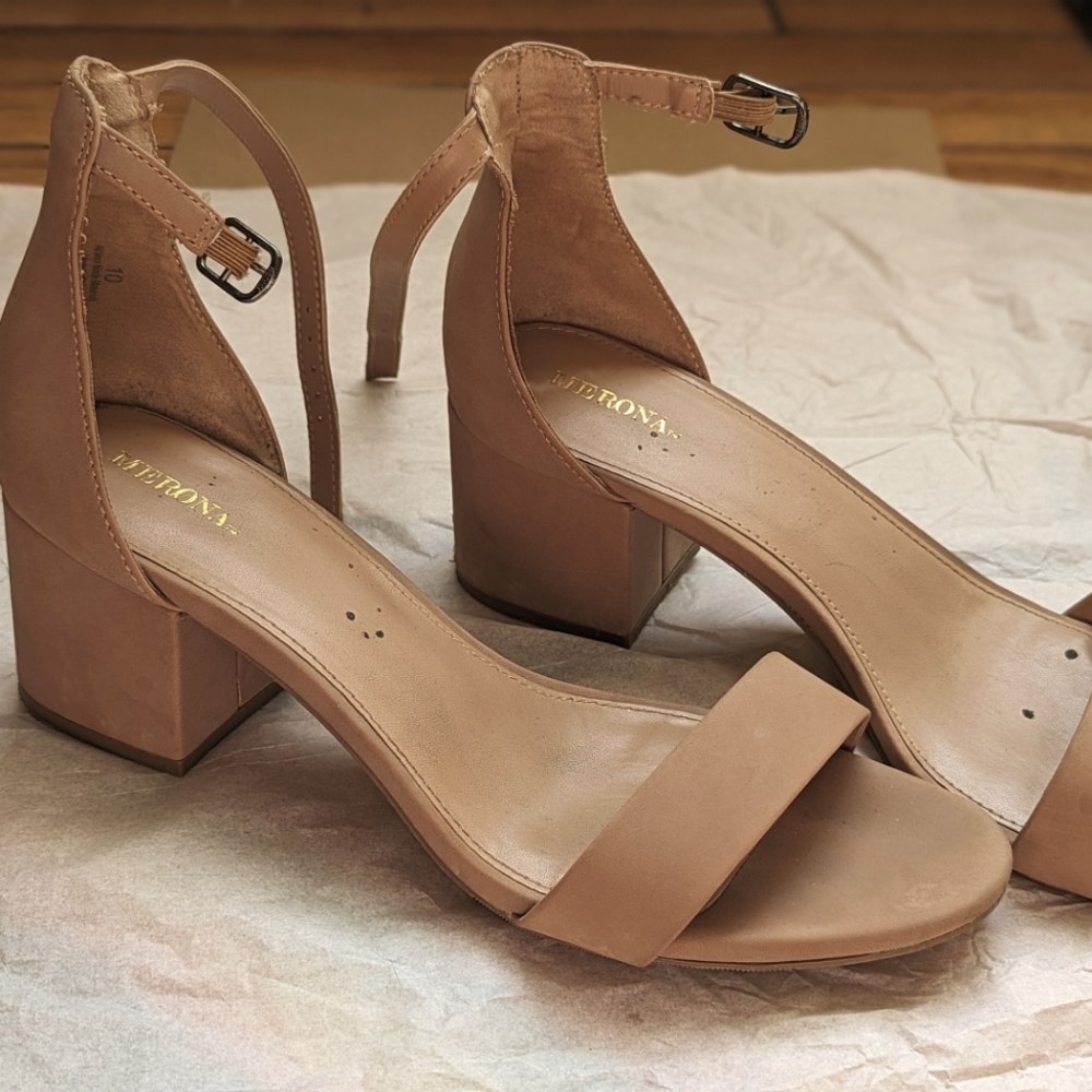 Size 10 womens nude chunky heel